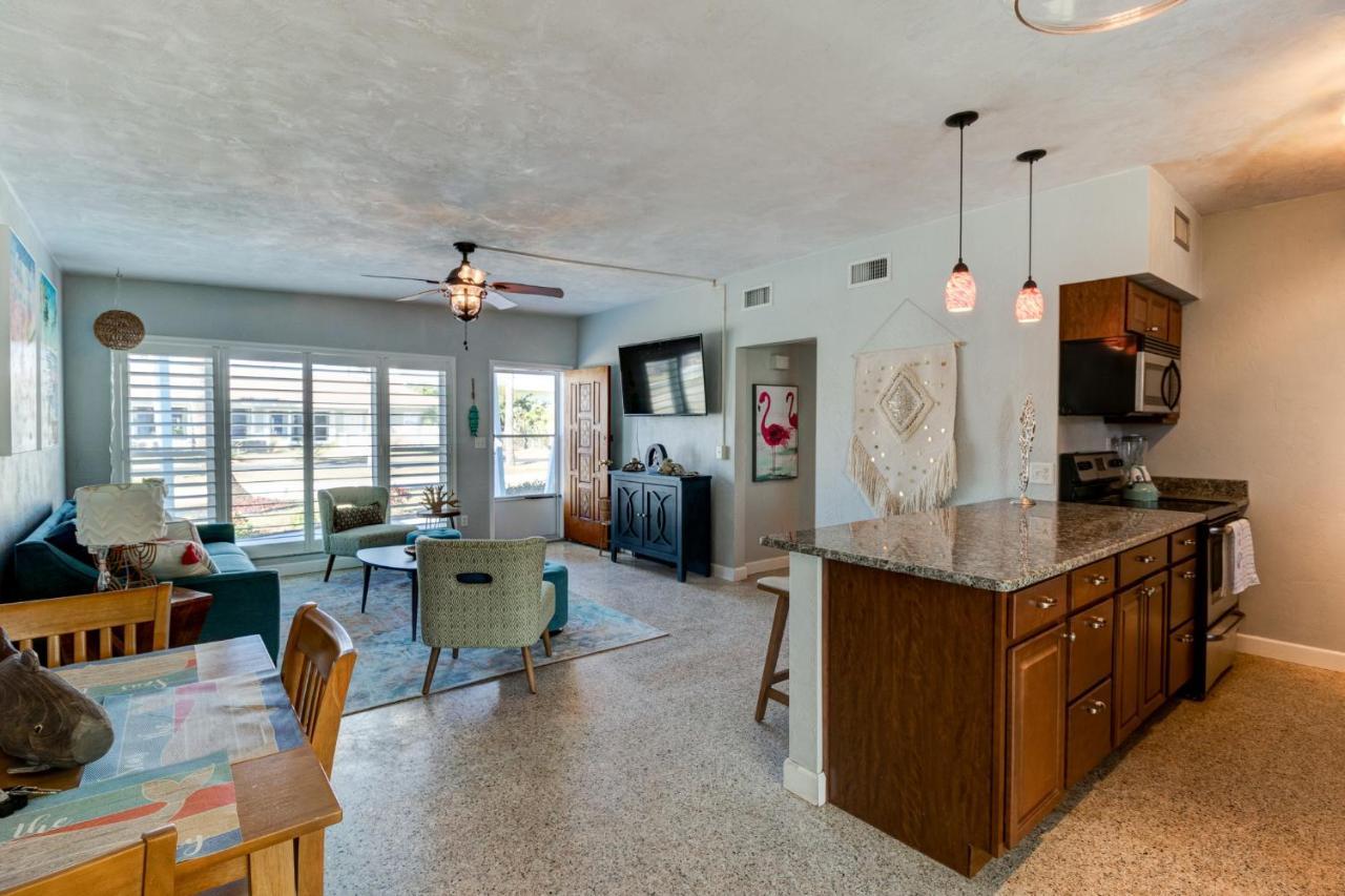 3 Bed 2 Ba Wifi Kitchen Walk To Beach Firepit Дейтона-Бич Экстерьер фото