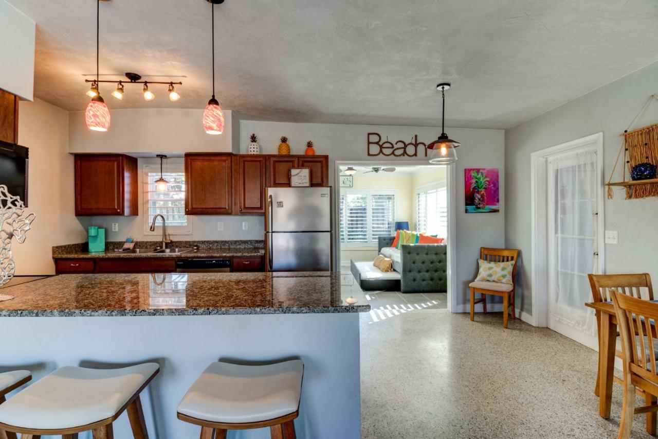 3 Bed 2 Ba Wifi Kitchen Walk To Beach Firepit Дейтона-Бич Экстерьер фото